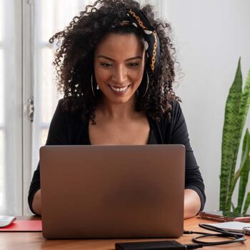 How to Make Money Selling Goods From Home